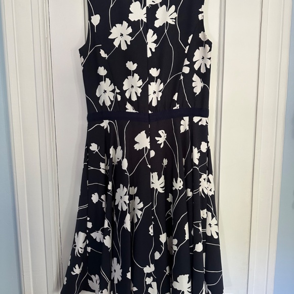 Brooks Brothers - Size 4 - Navy with White Flowers Dress - Picture 2 of 3